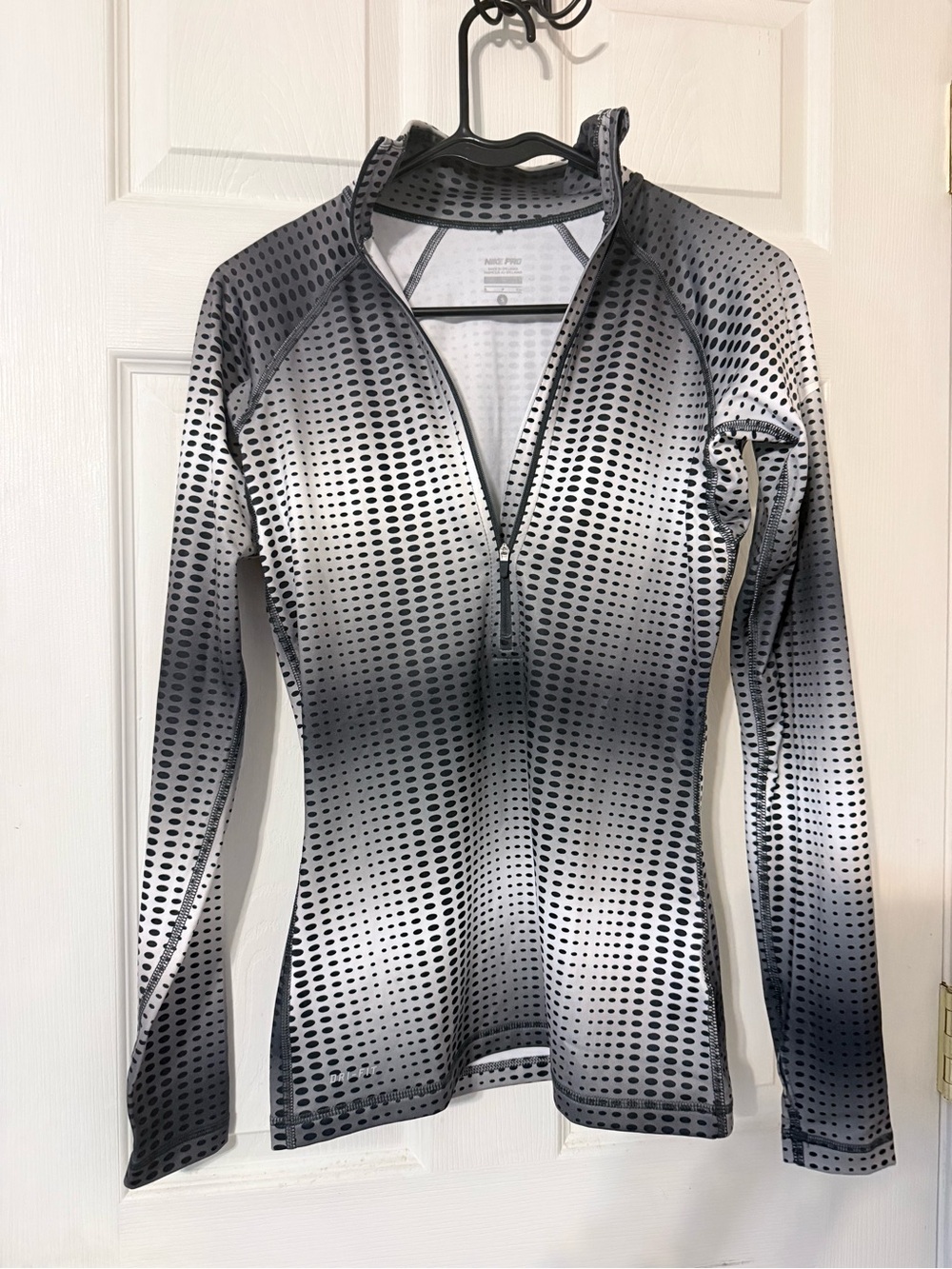 Nike Long-Sleeve Dotted Gradient Half-Zip Training Top - Black & Gray